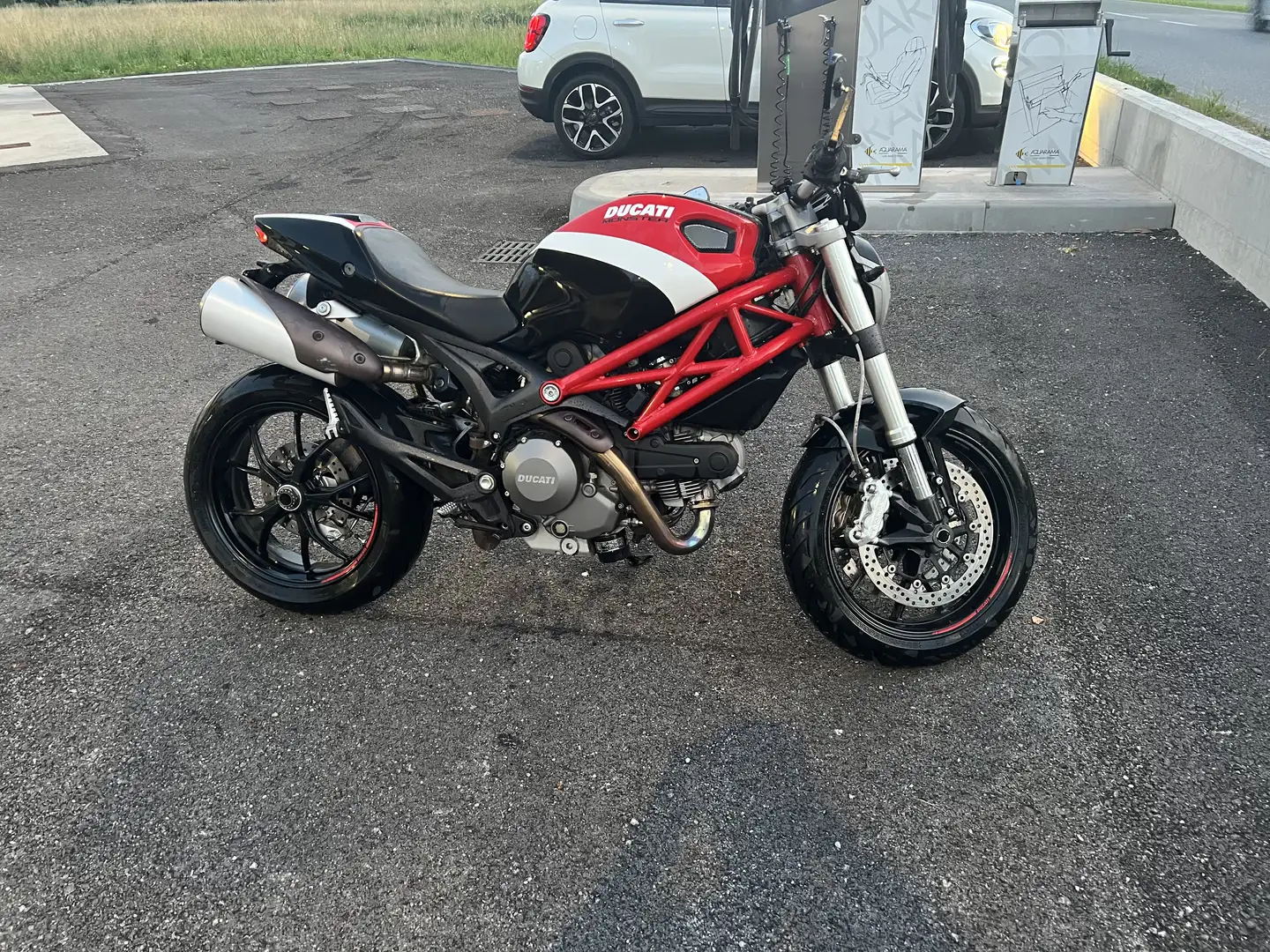 Ducati Monster 796 sport Negro - 1
