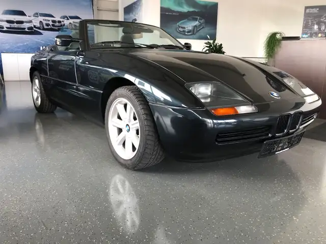 BMW Z1 . DIE   fahrbare Legende in Traumschwarz