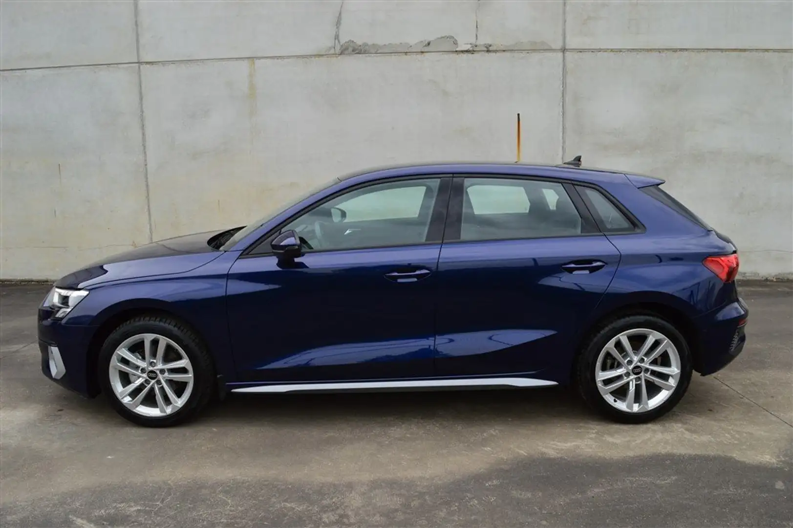 Audi A3 Sportback Advanced S-tronic MHEV 35 TFSIe 150Pk Bleu - 2