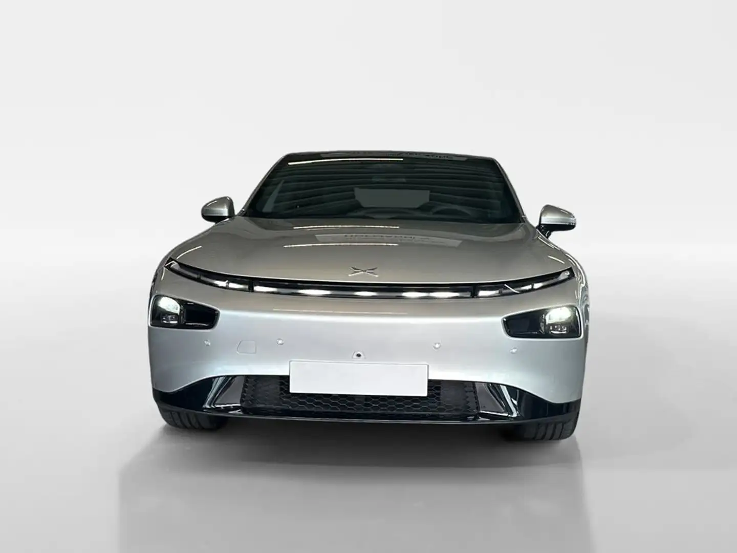 Xpeng P7 Silber - 2