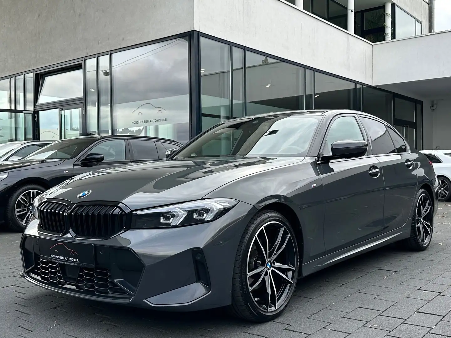 BMW 320 d xDrive Lim. M Sport | 19" | Kamera Grau - 1