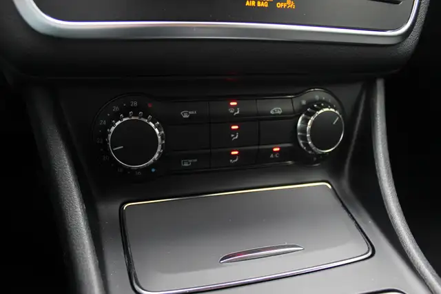 Mercedes-Benz Gla view 27