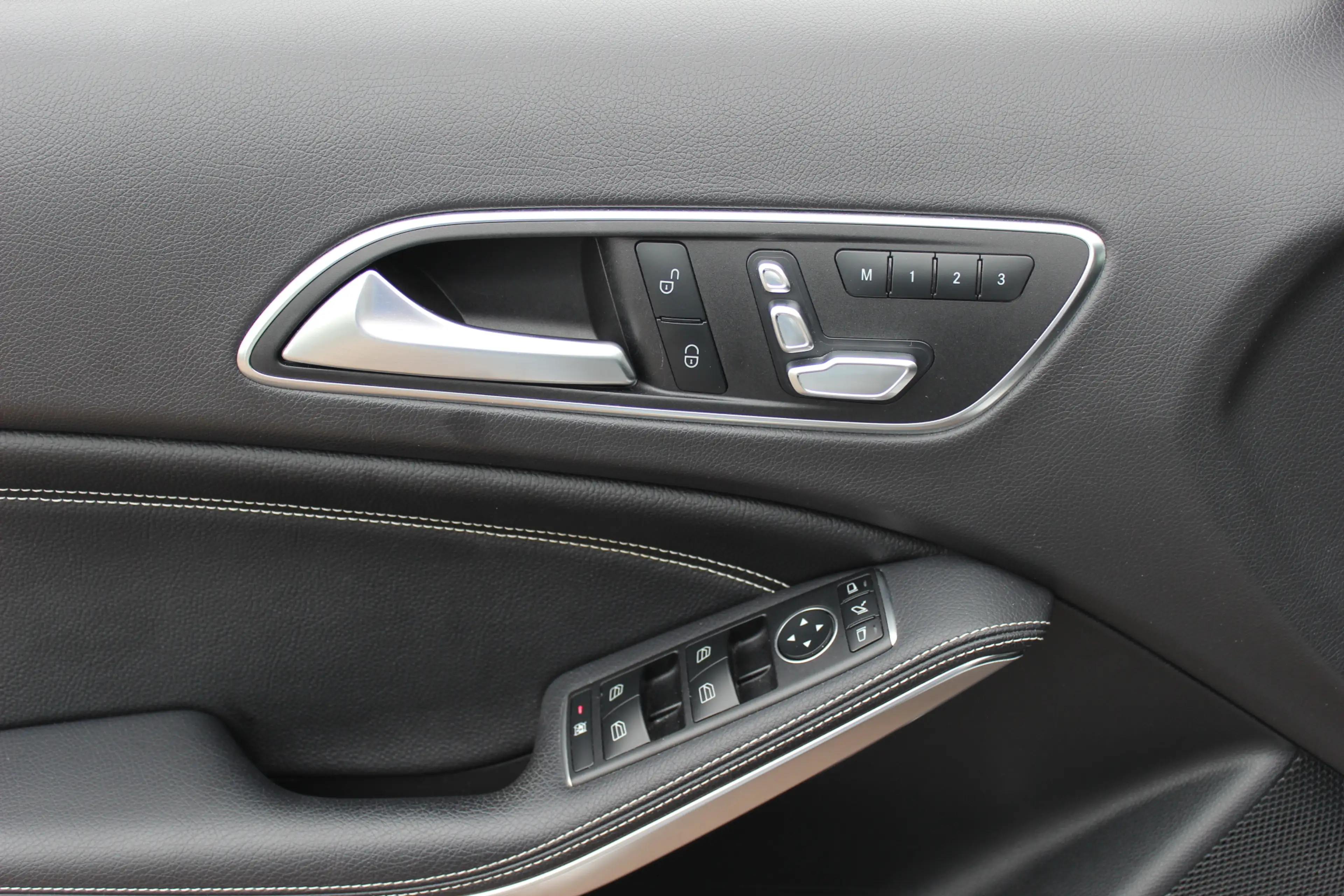 Mercedes-Benz GLA 250 4Matic Premium Plus / Trekhaak / 360Camera / Elekt — photo 31