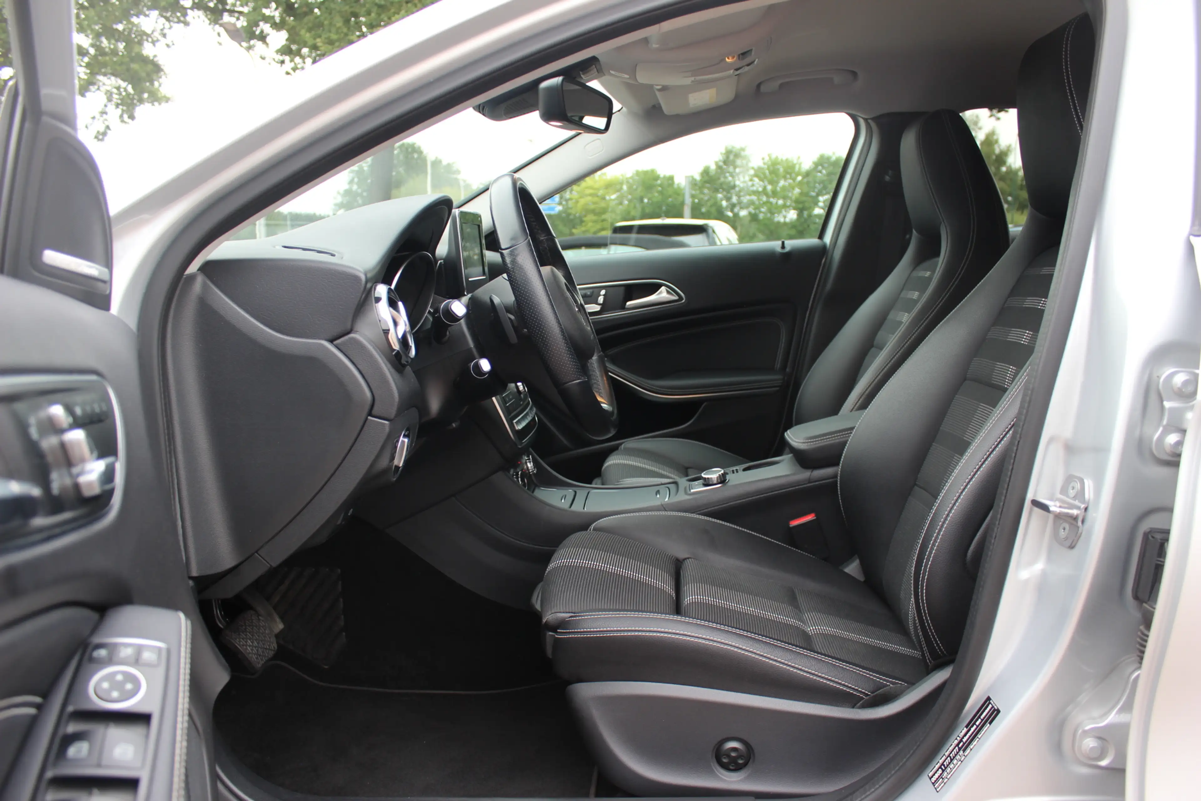 Mercedes-Benz GLA 250 4Matic Premium Plus / Trekhaak / 360Camera / Elekt — photo 10