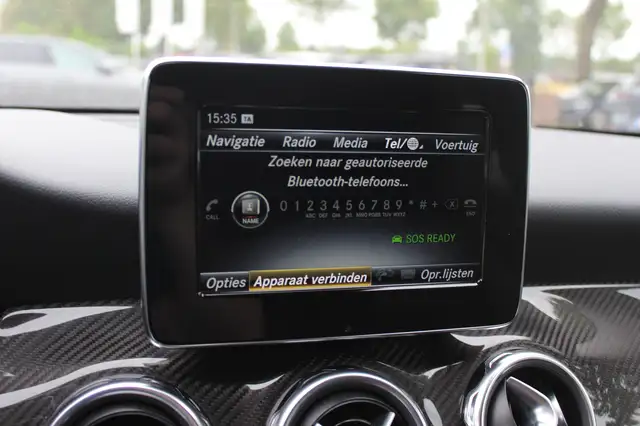 Mercedes-Benz Gla view 24