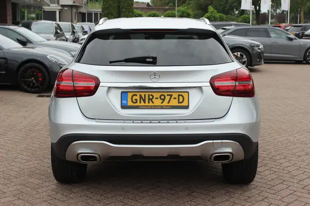 Mercedes-Benz Gla view 15