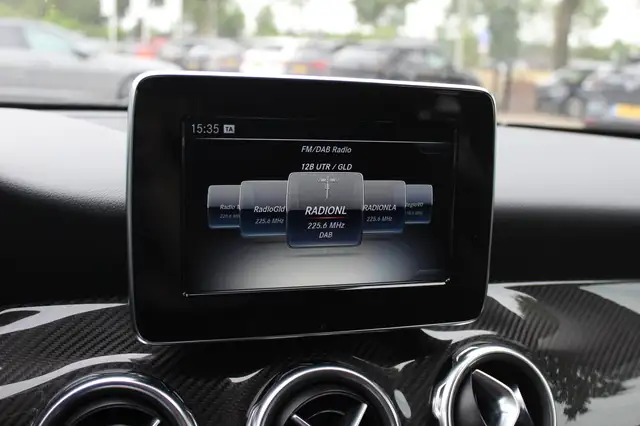 Mercedes-Benz Gla view 20