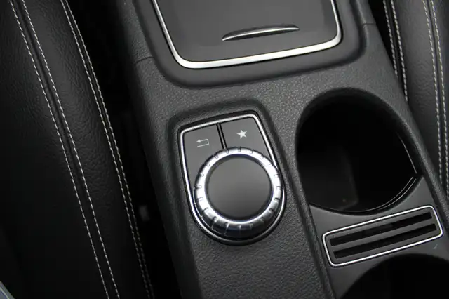 Mercedes-Benz Gla view 28