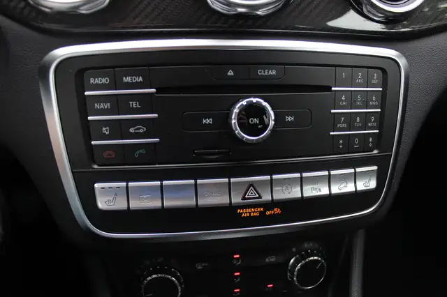 Mercedes-Benz Gla view 26