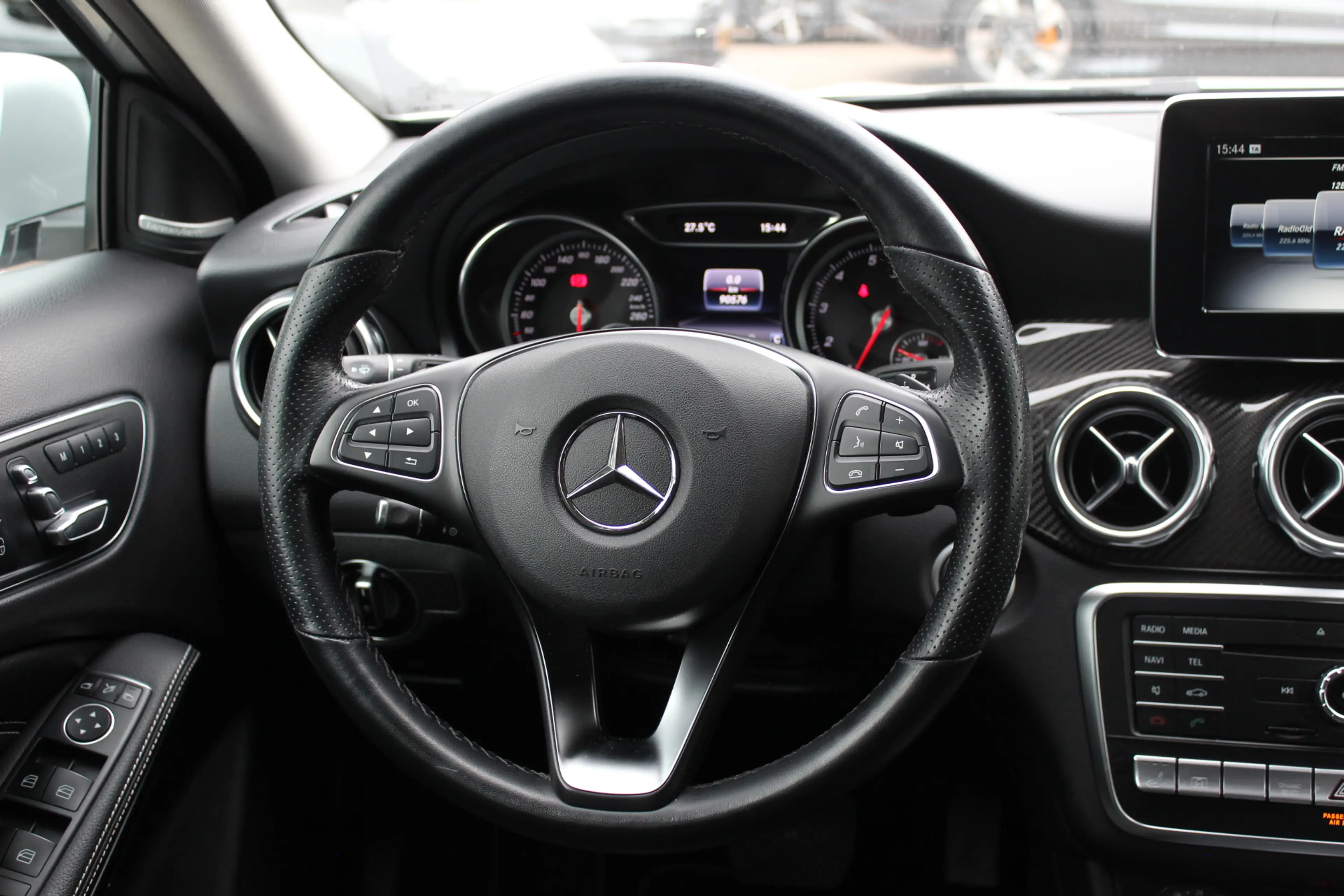 Mercedes-Benz GLA 250 4Matic Premium Plus / Trekhaak / 360Camera / Elekt — photo 17