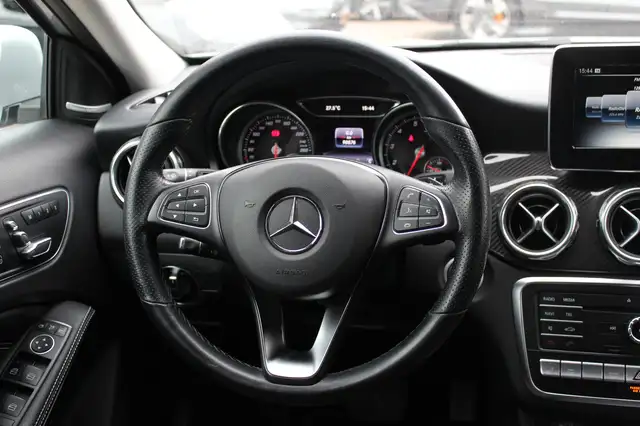 Mercedes-Benz Gla view 17