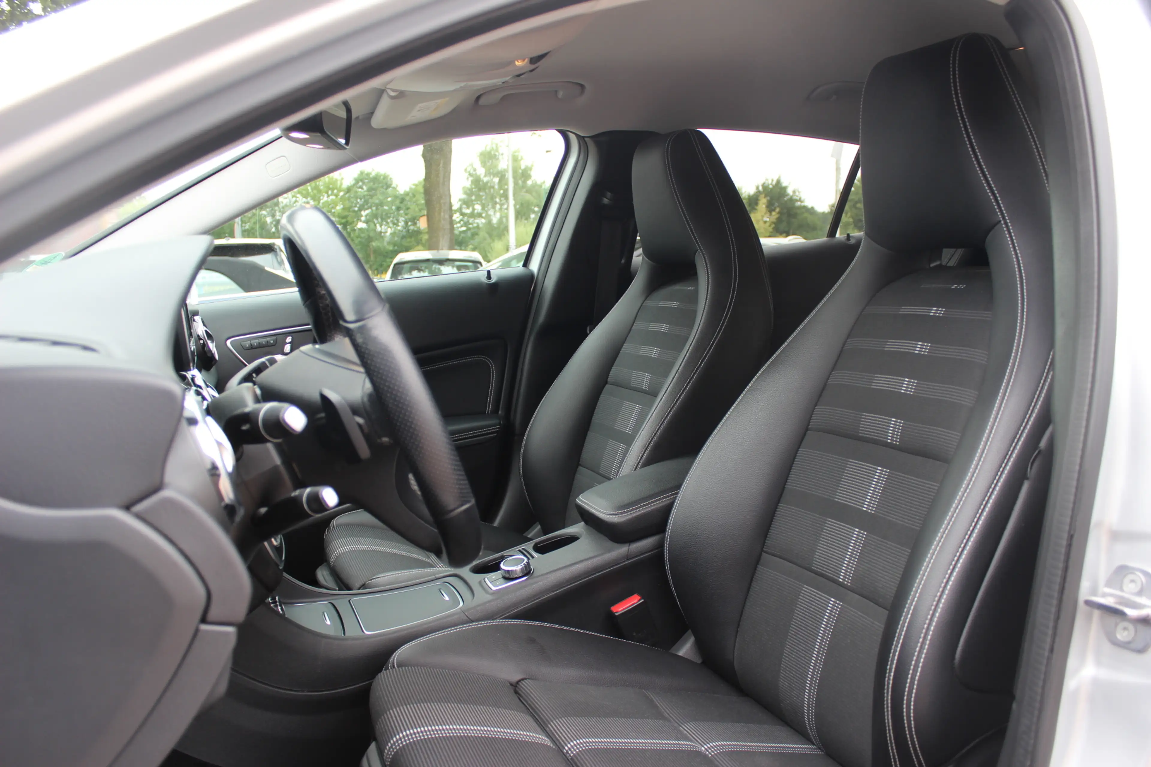 Mercedes-Benz GLA 250 4Matic Premium Plus / Trekhaak / 360Camera / Elekt — photo 4