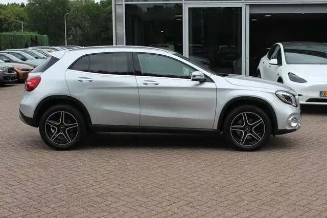 Mercedes-Benz Gla view 5