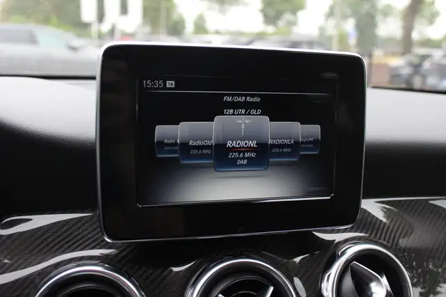Mercedes-Benz Gla view 23