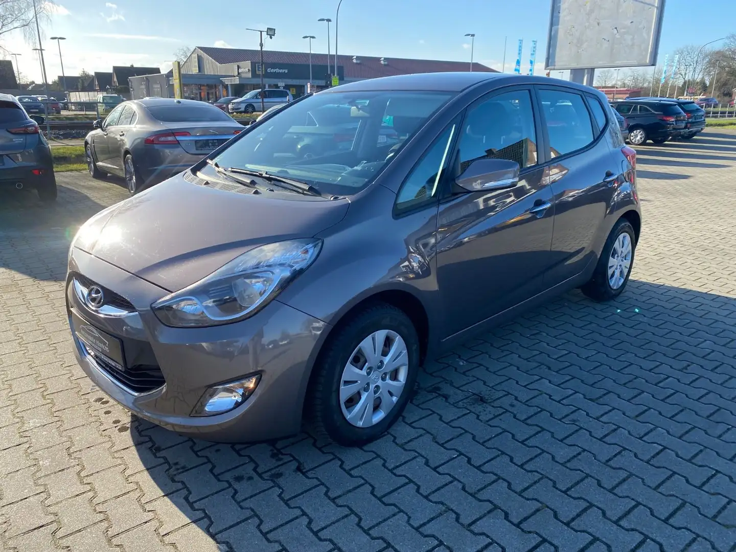 Hyundai iX20 Braun - 1