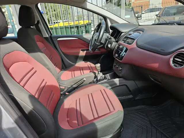 Fiat Punto Evo view 12