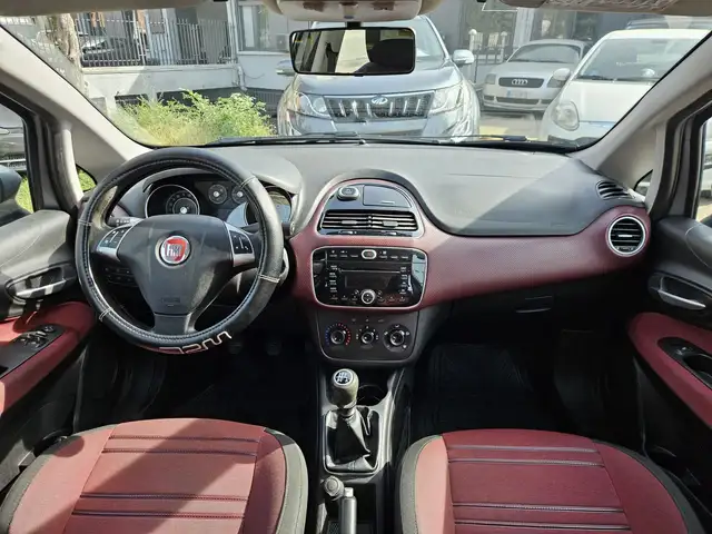 Fiat Punto Evo view 9