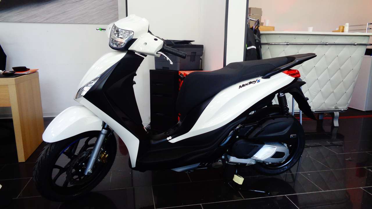 Piaggio Medley 125 S - listino 4100 con 500 euro di vantaggi piaggio