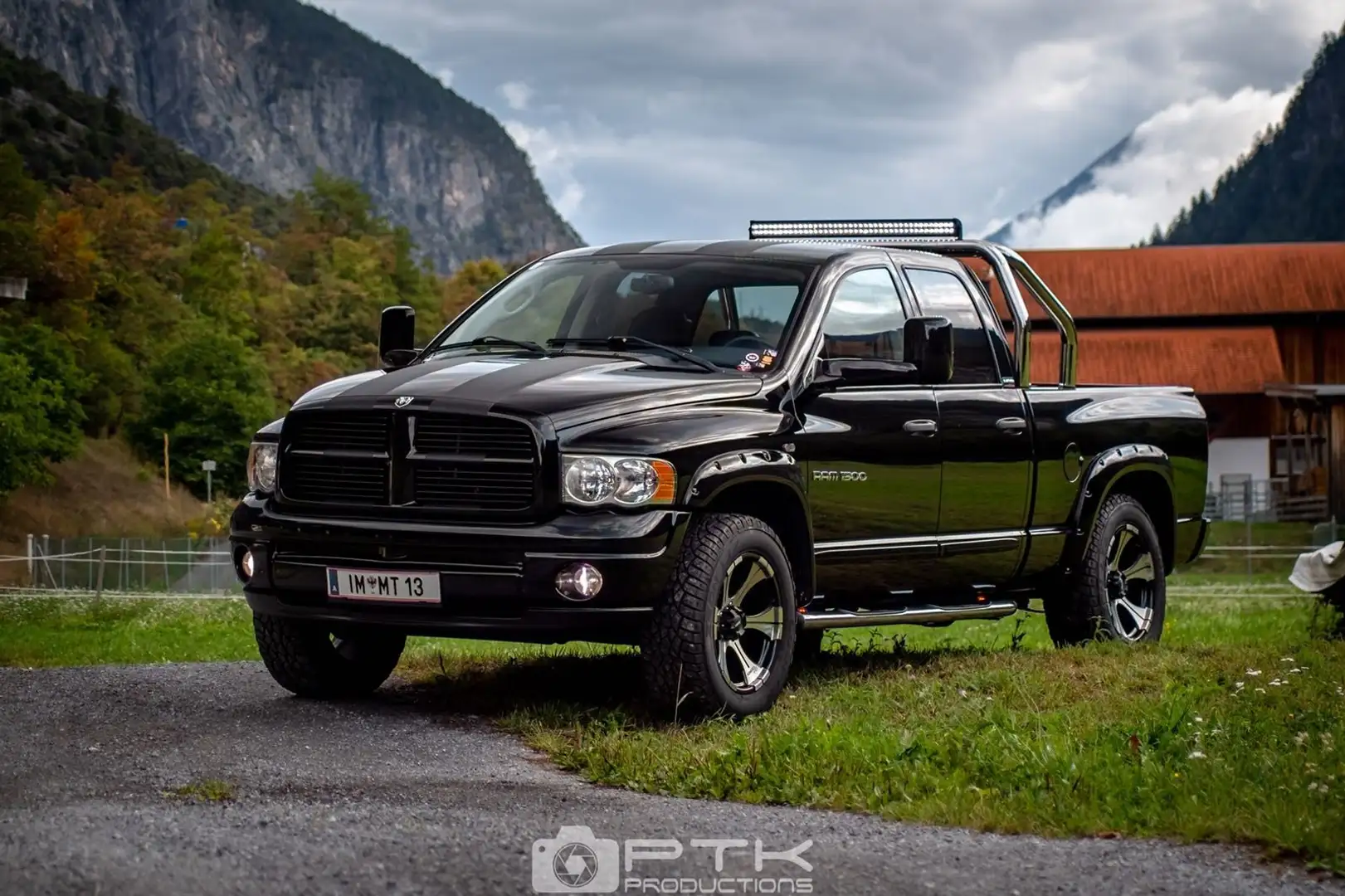 Dodge RAM Laramie Schwarz - 1