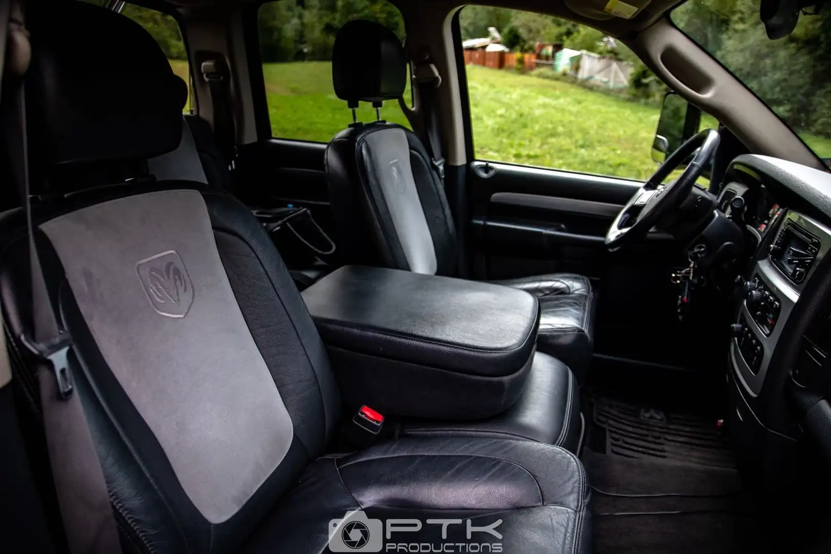 Dodge RAM Laramie Schwarz - 2