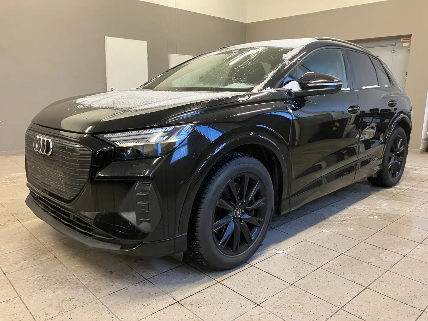 Audi Q4 e-tron Q4 40 e-tron 82 kWh S-LineINT*Matrix*Navi*19Zoll Schwarz - 2