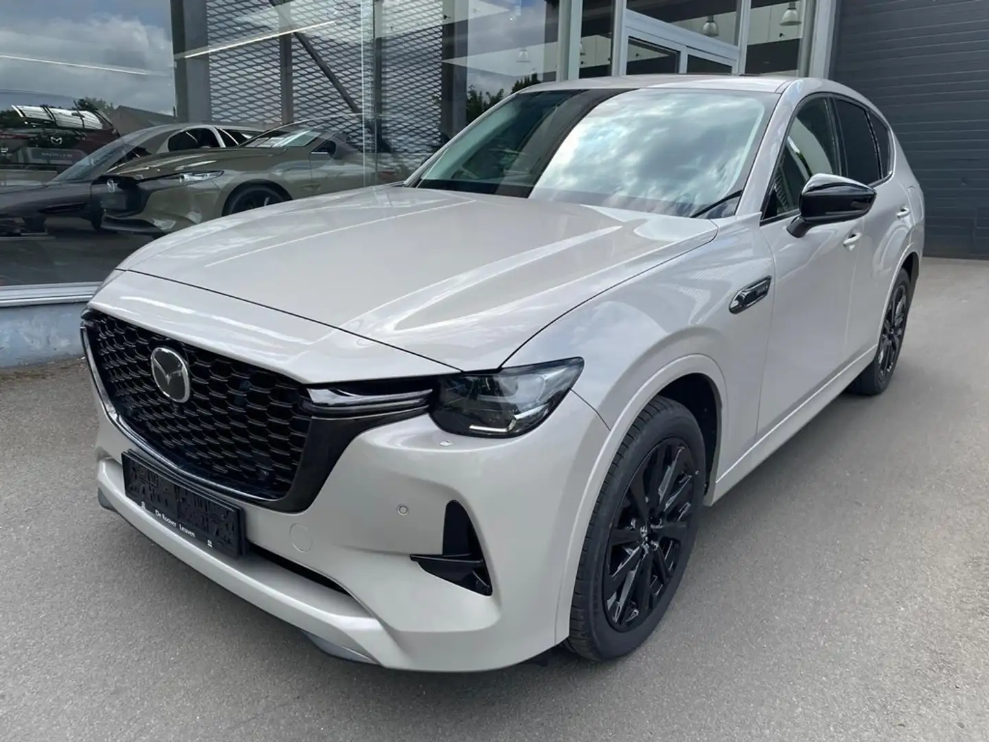 Mazda CX-60 2.5L e-SKY PHEV 8AT AWD HOMURA CON-P DRI-P COM-P P Beige - 1