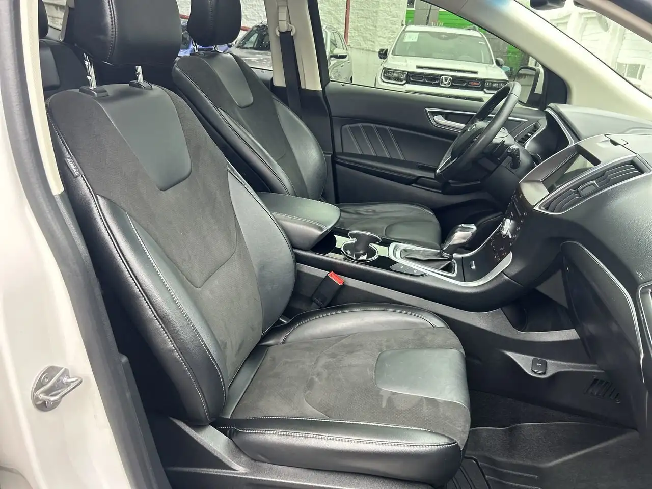 Ford Edge photo Ford Edge