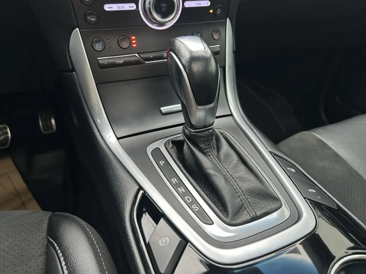 Ford Edge photo Ford Edge