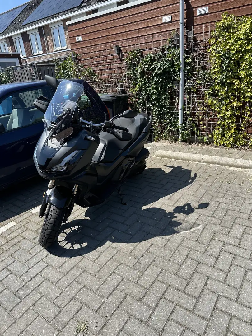 Honda ADV 350 Siyah - 2