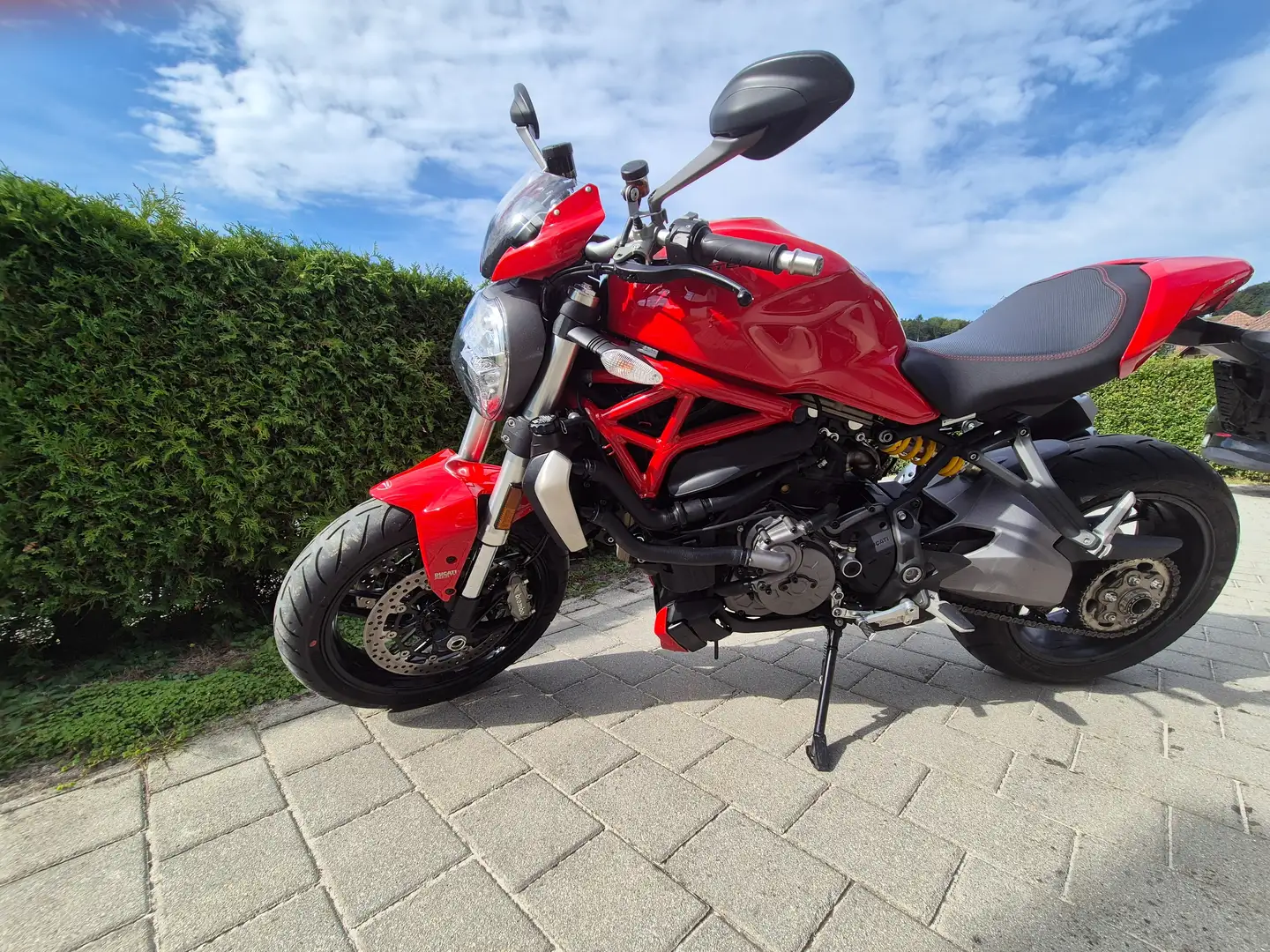 Ducati Monster 1200 Rot - 1
