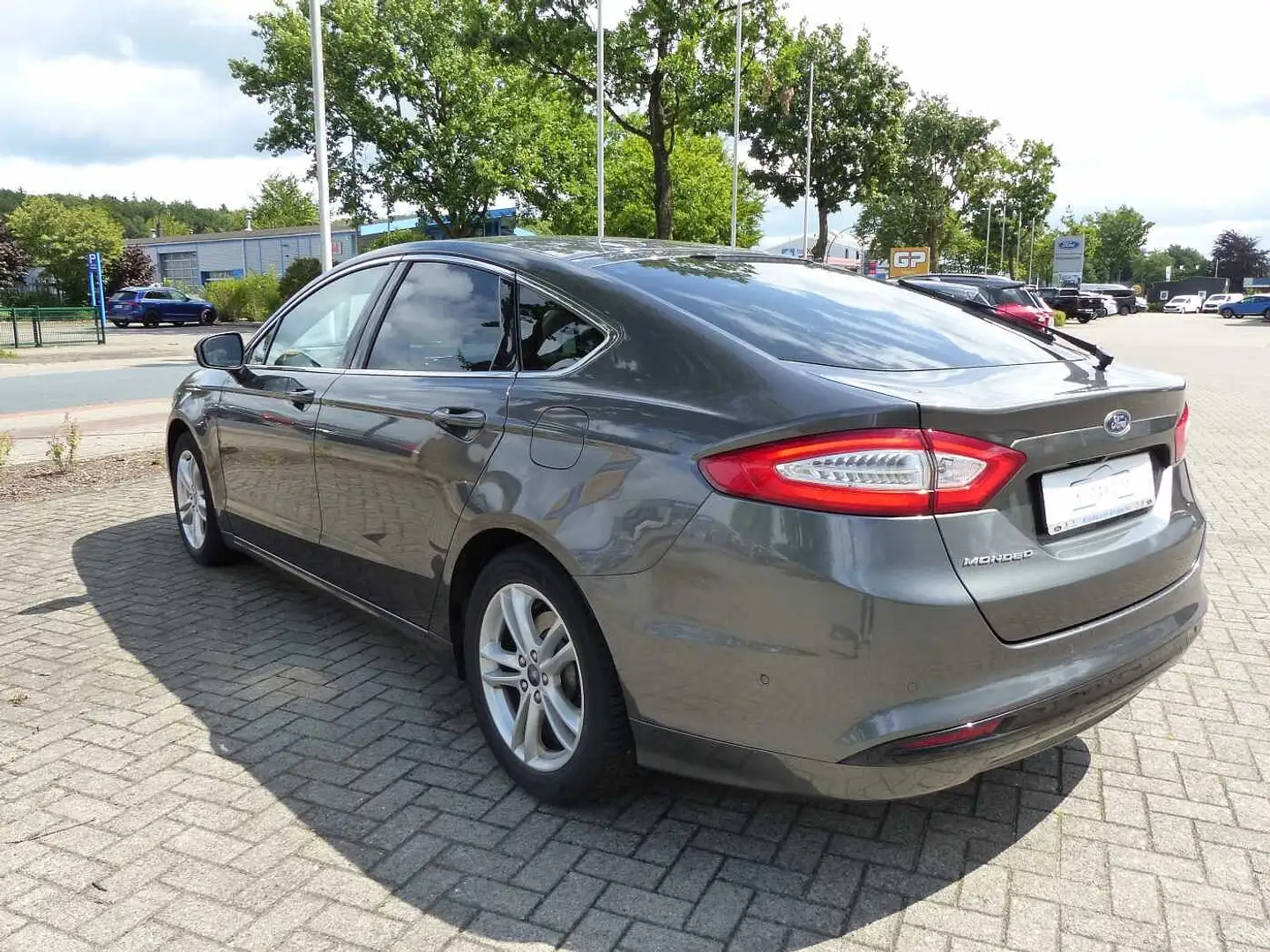 Ford Mondeo 1.5 EcoBoost Titanium LED,Kamera,Navi Grau - 2
