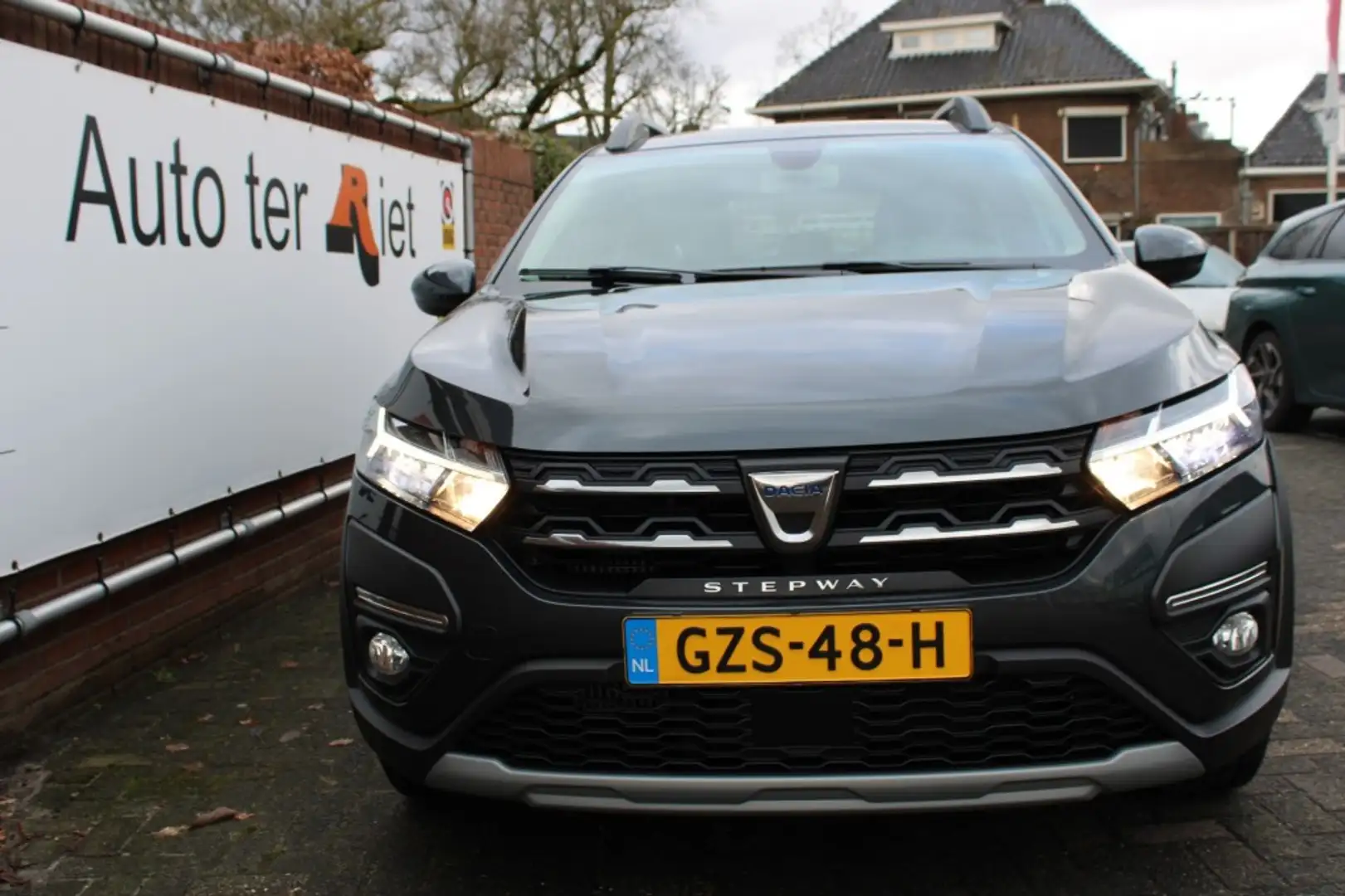 Dacia Sandero TCe 90 pk Stepway Comfort Stepway Grigio - 2