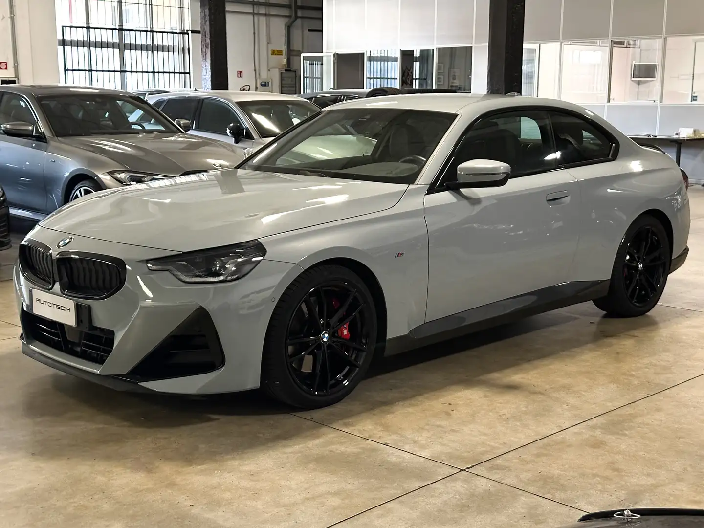 BMW 220 Serie 2 G42 220i MSport auto Gris - 2