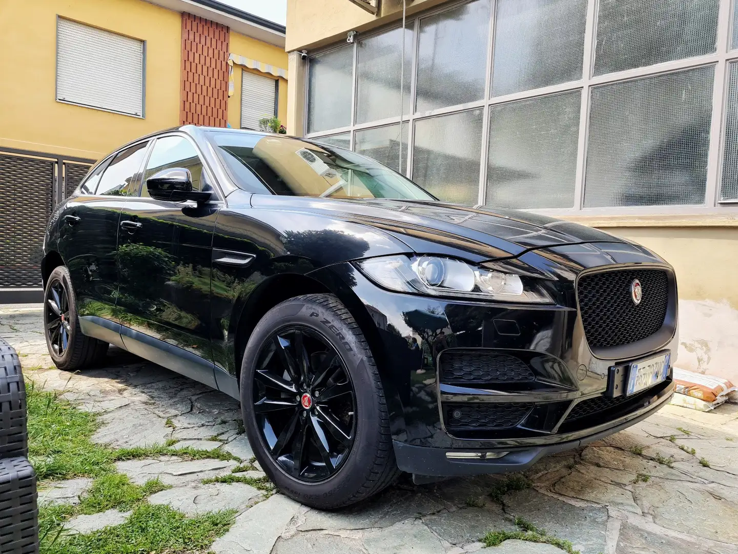Jaguar F-Pace 2.0d Prestige awd 180cv auto - 1