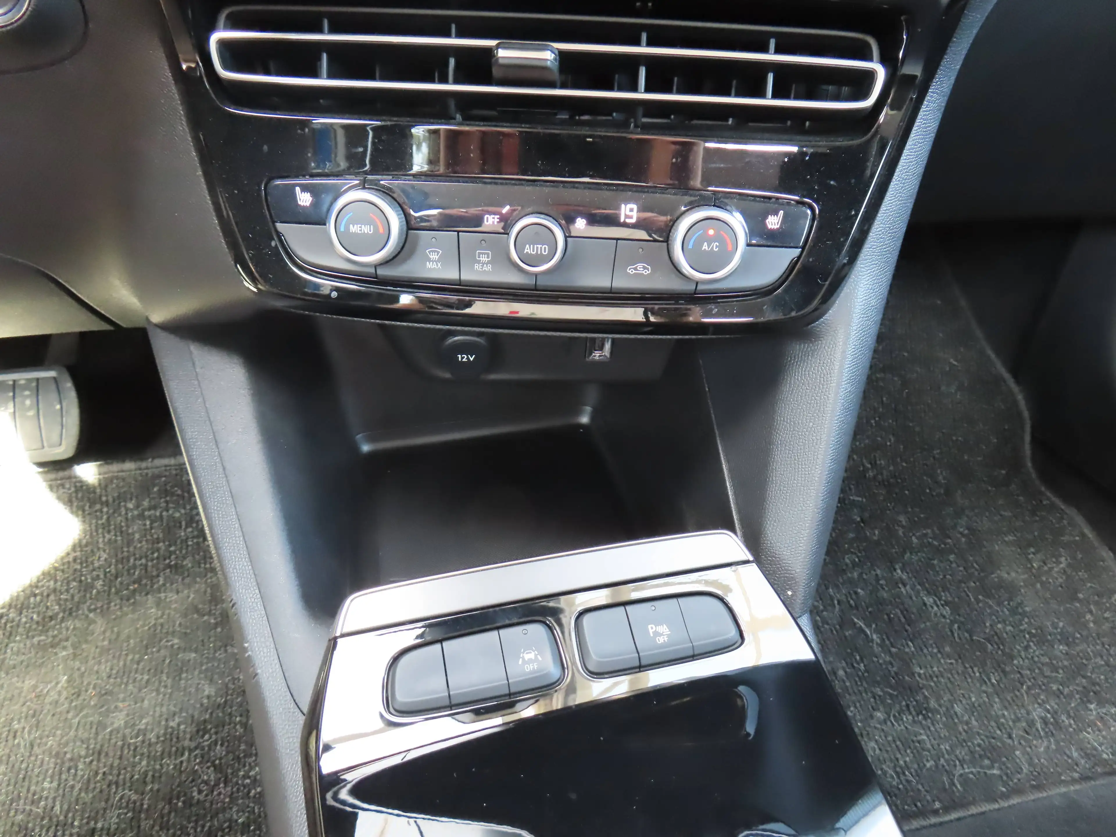 Opel Mokka-E Elegance 100kW(136PS) — photo 12