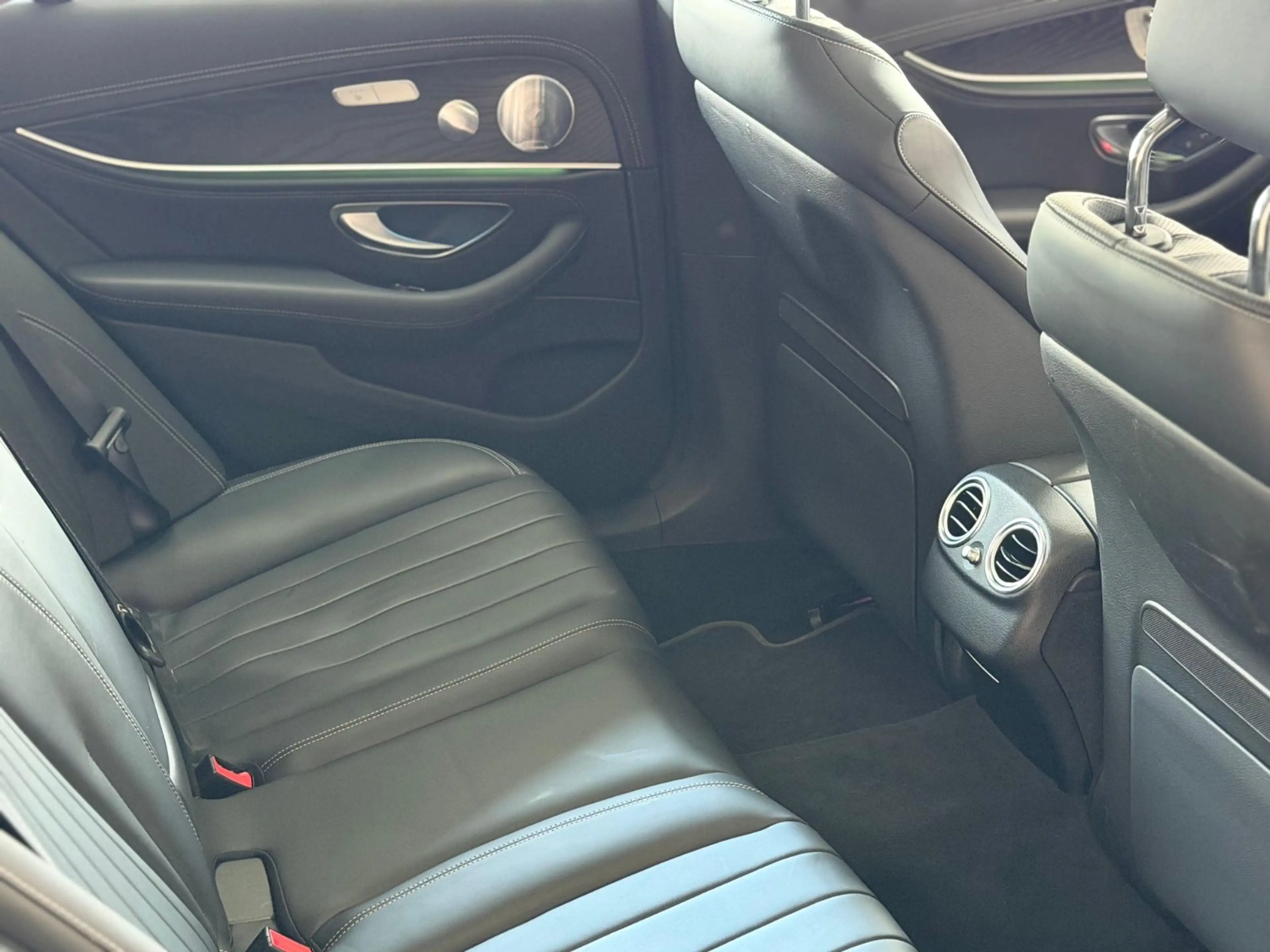 Mercedes-Benz E 450 T 4Matic AMG Pano Burm HUD Distr AHK — photo 13