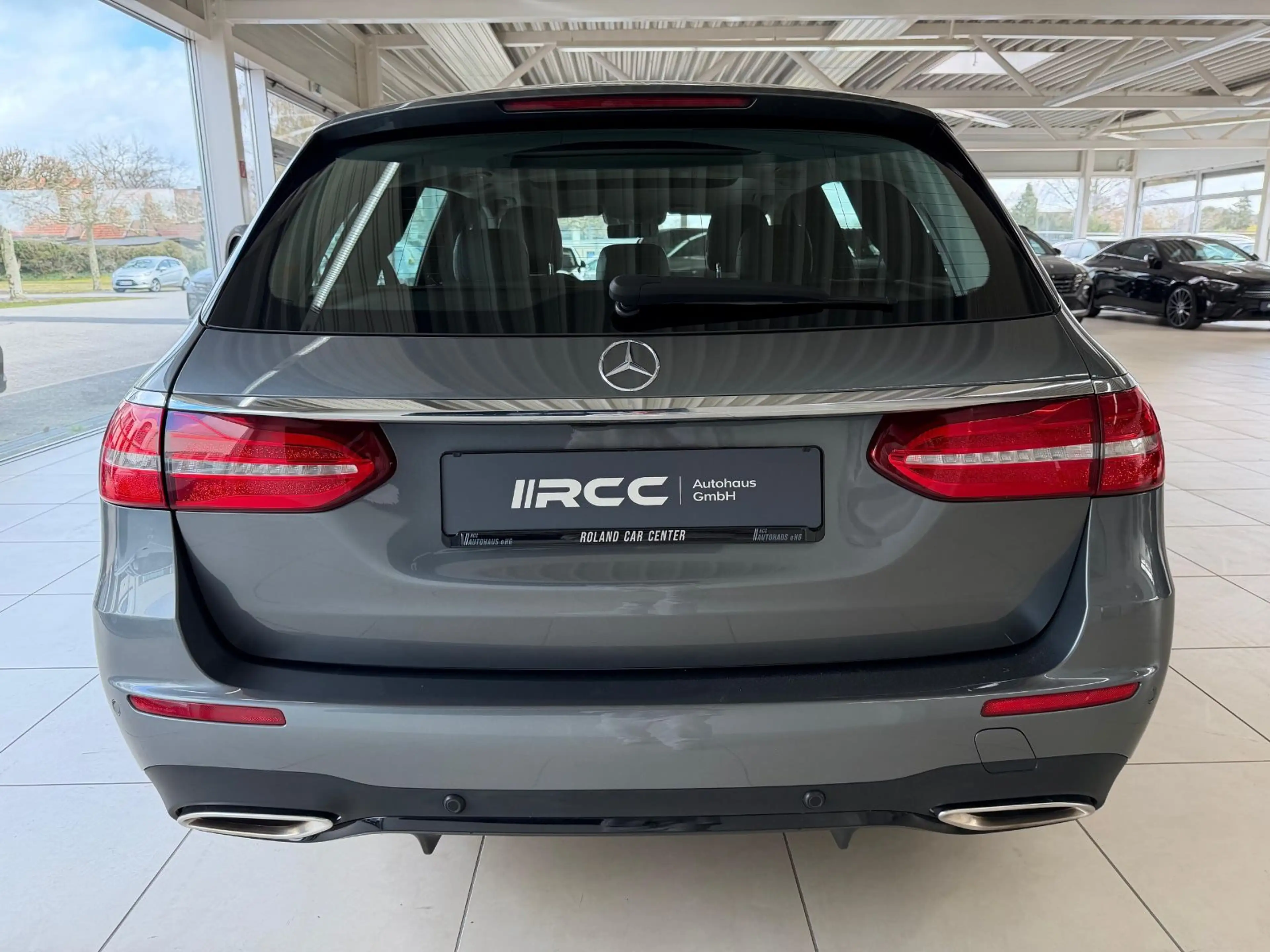 Mercedes-Benz E 450 T 4Matic AMG Pano Burm HUD Distr AHK — photo 7