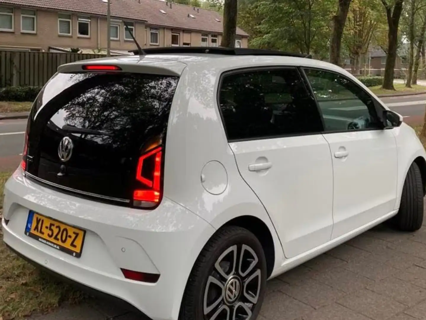 Volkswagen up! up! 1.0 BMT high Wit - 2