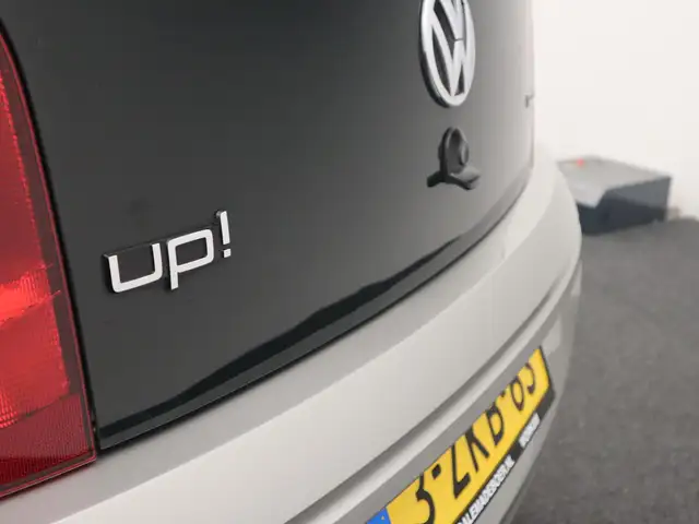 Volkswagen Up! view 16