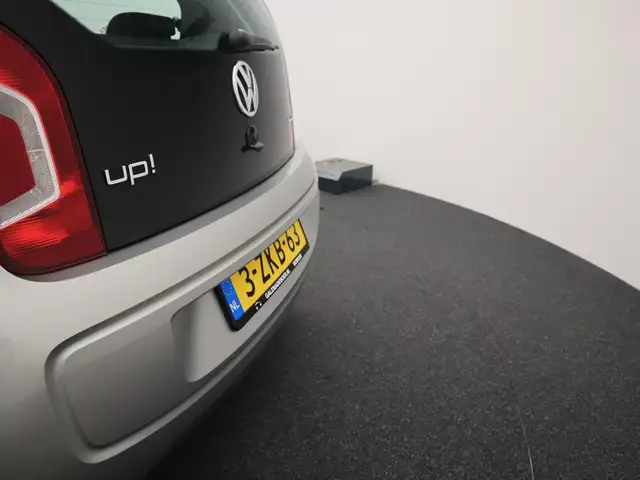 Volkswagen Up! view 5