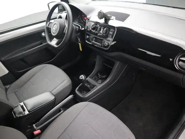 Volkswagen Up! view 30