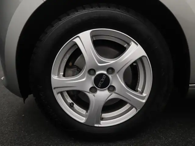 Volkswagen Up! view 6