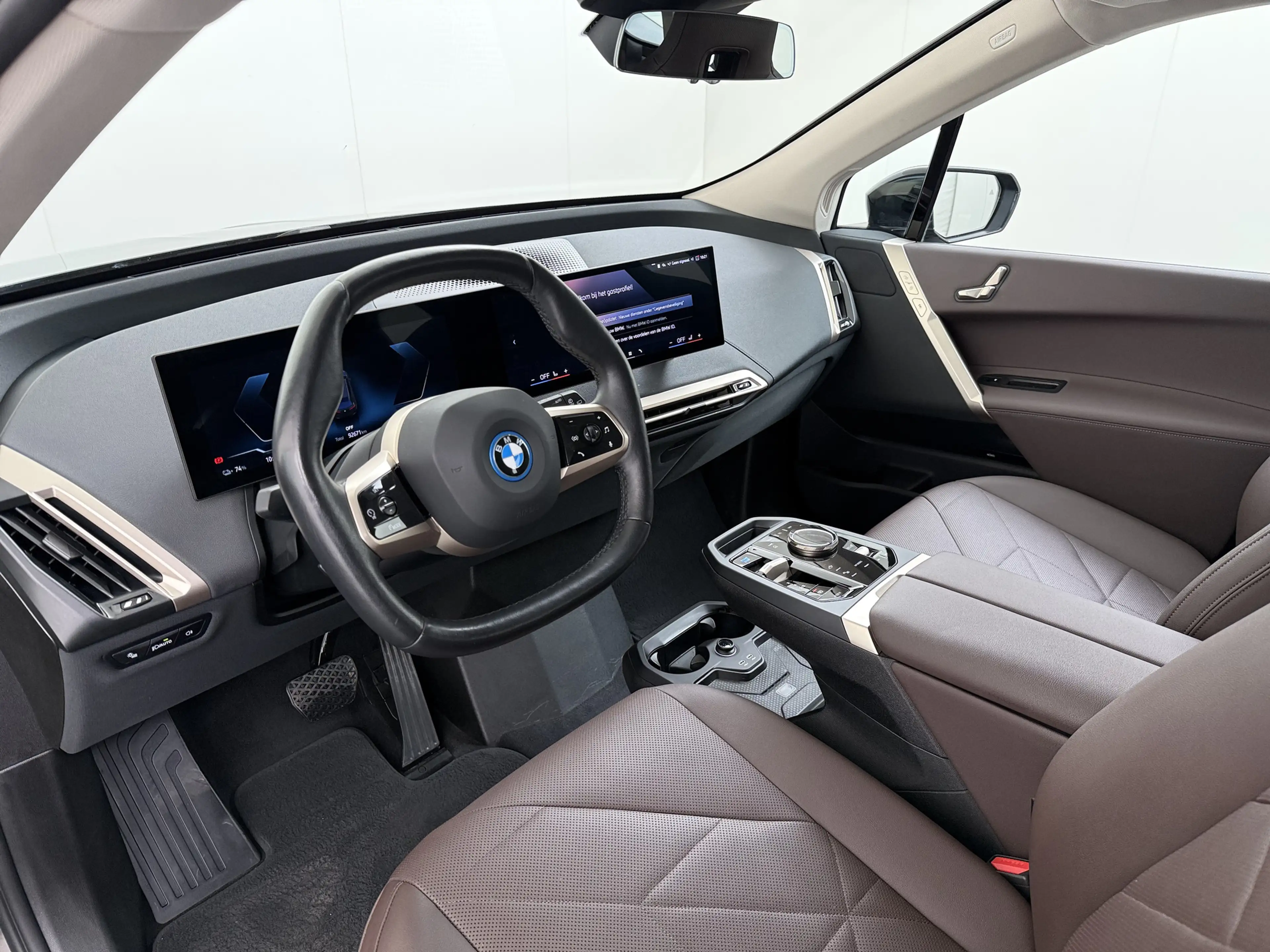 BMW iX xDrive40 327PK Executive SOH 99% Trekhaak 4-Zone E — photo 10