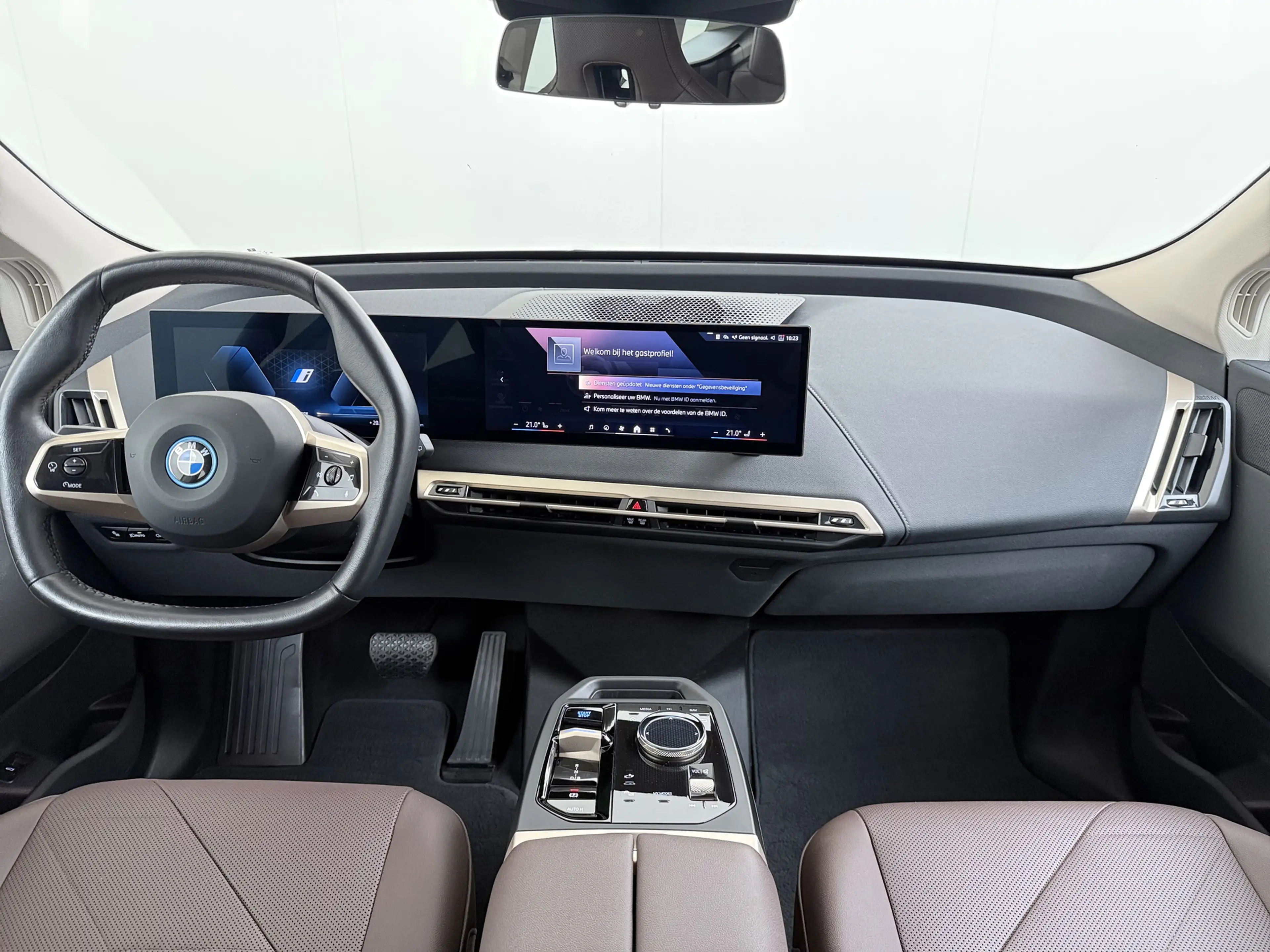 BMW iX xDrive40 327PK Executive SOH 99% Trekhaak 4-Zone E — photo 3