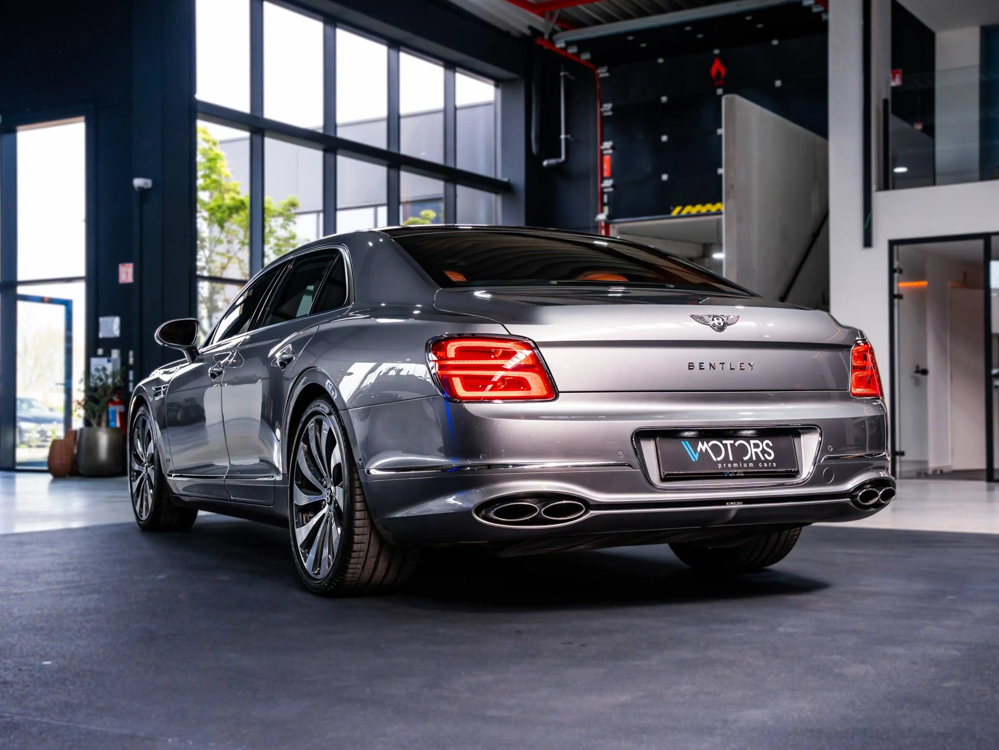 Bentley Flying Spur Flying Spur 4.0 V8 - Mulliner - 22" Mulliner - Touring - Naim - Pano - Night Vision - 360° — photo 3