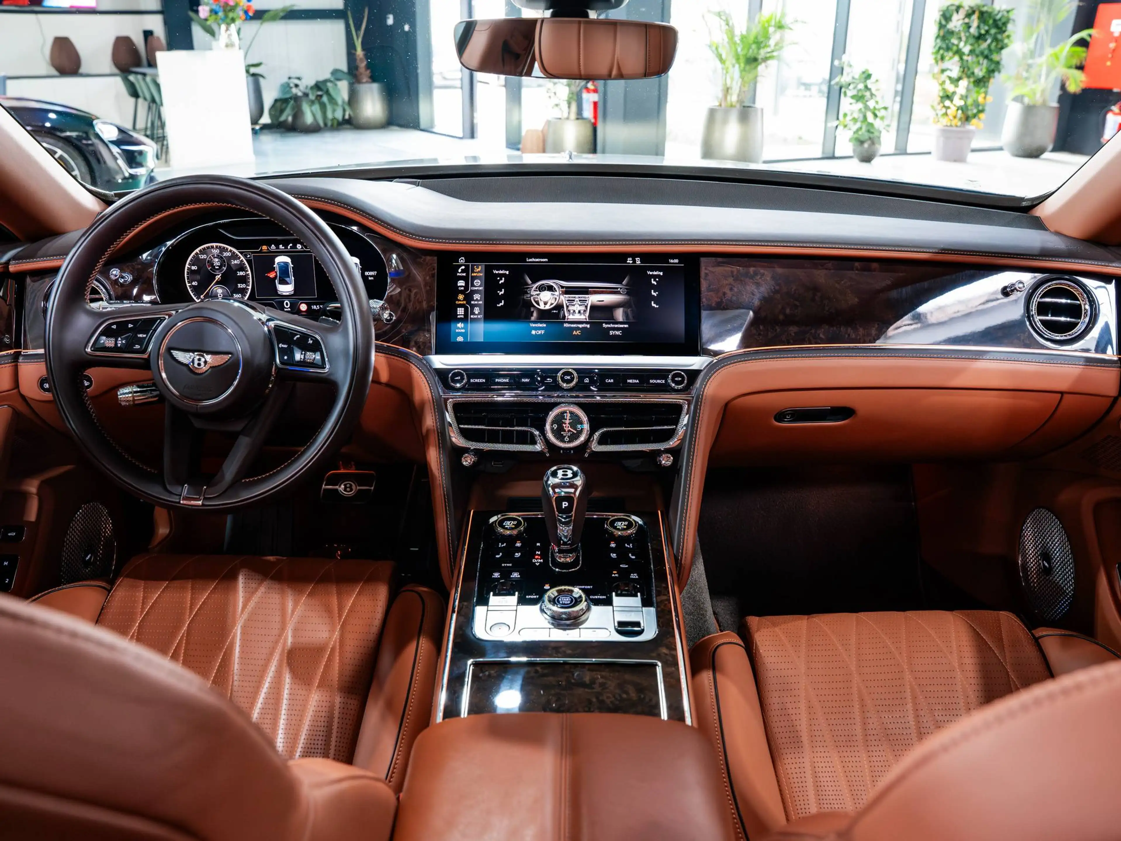 Bentley Flying Spur Flying Spur 4.0 V8 - Mulliner - 22" Mulliner - Touring - Naim - Pano - Night Vision - 360° — photo 11