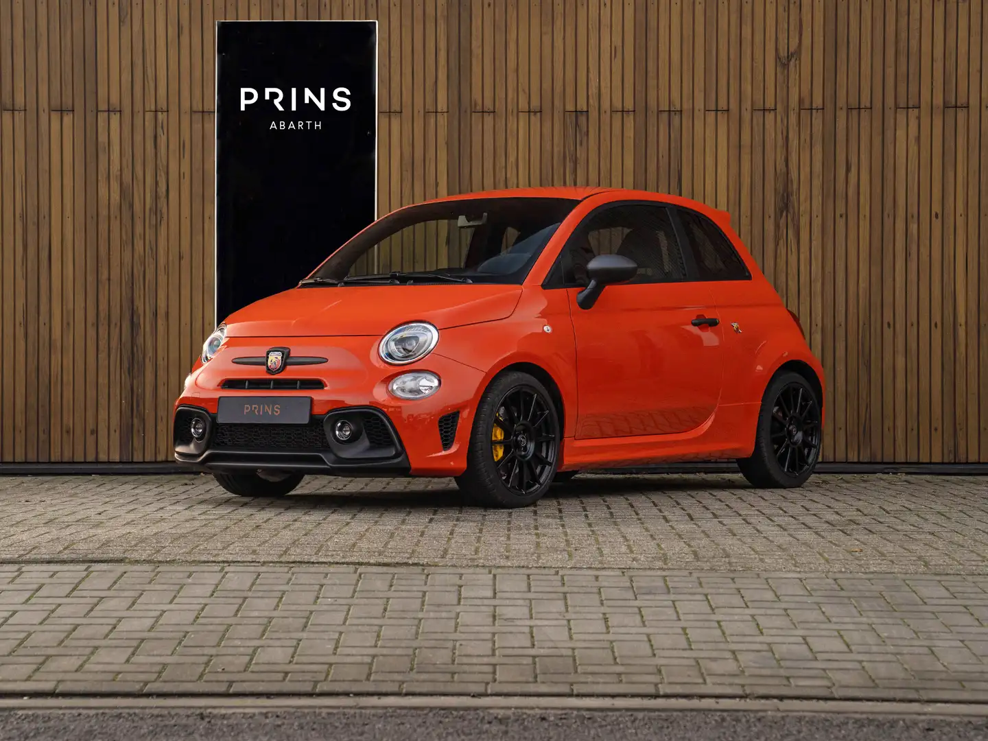 Abarth 695 Competizione 180pk | Racing Orange | Carbon Sabelt Oranžová - 1