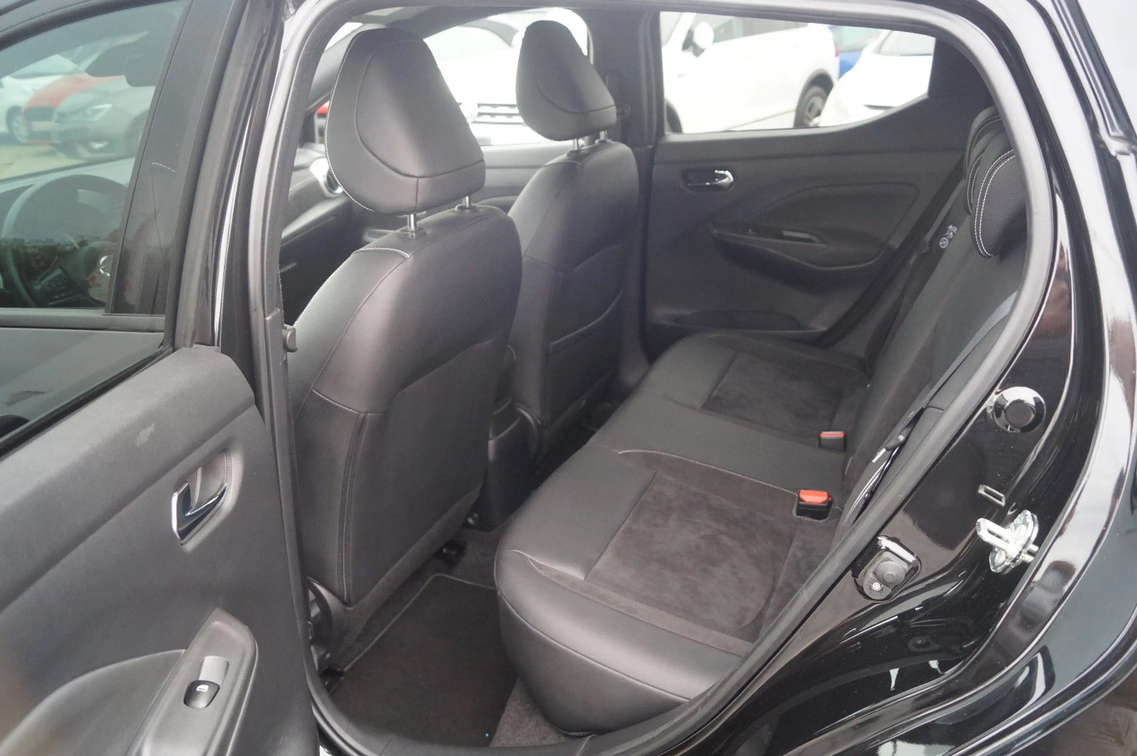 Nissan Micra N-Sport Klimaauto Kamera PDC Tempomat — photo 14
