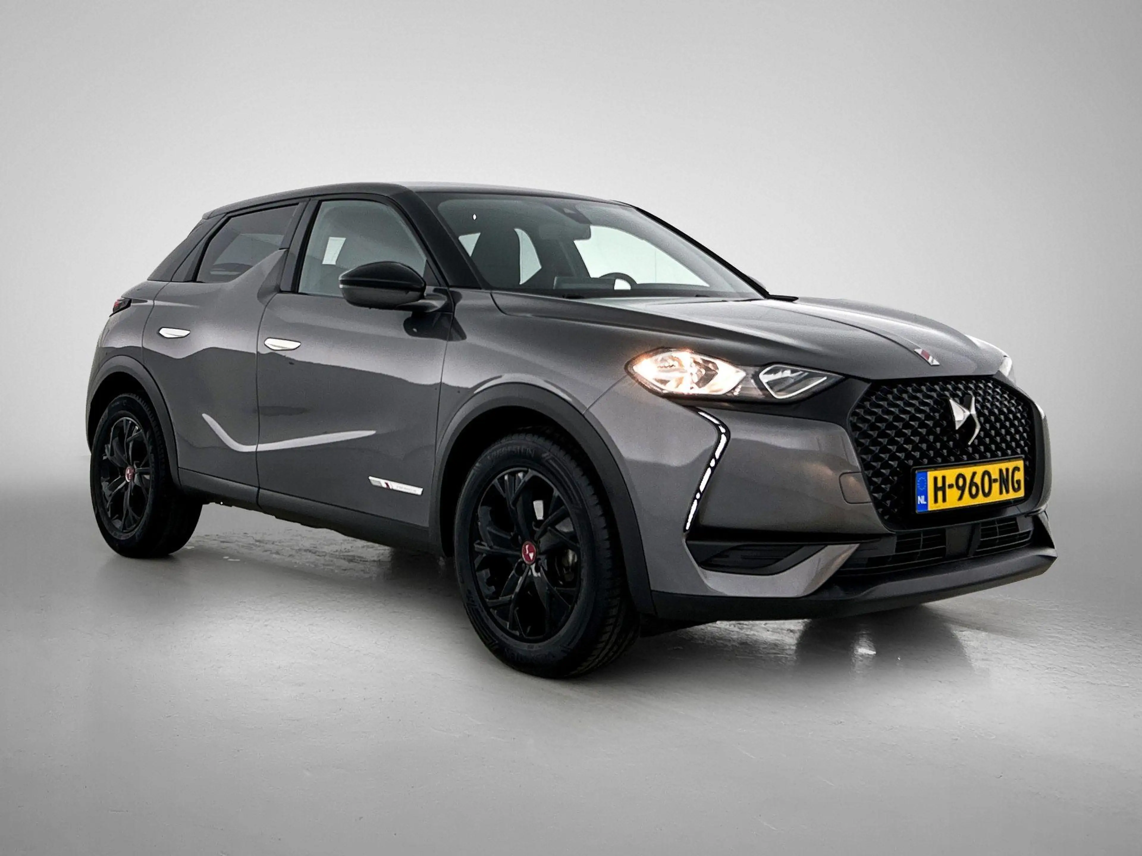 DS Automobiles DS 3 Crossback 1.2 Performance Line 100pk | Navigatie | Climate C — photo 2