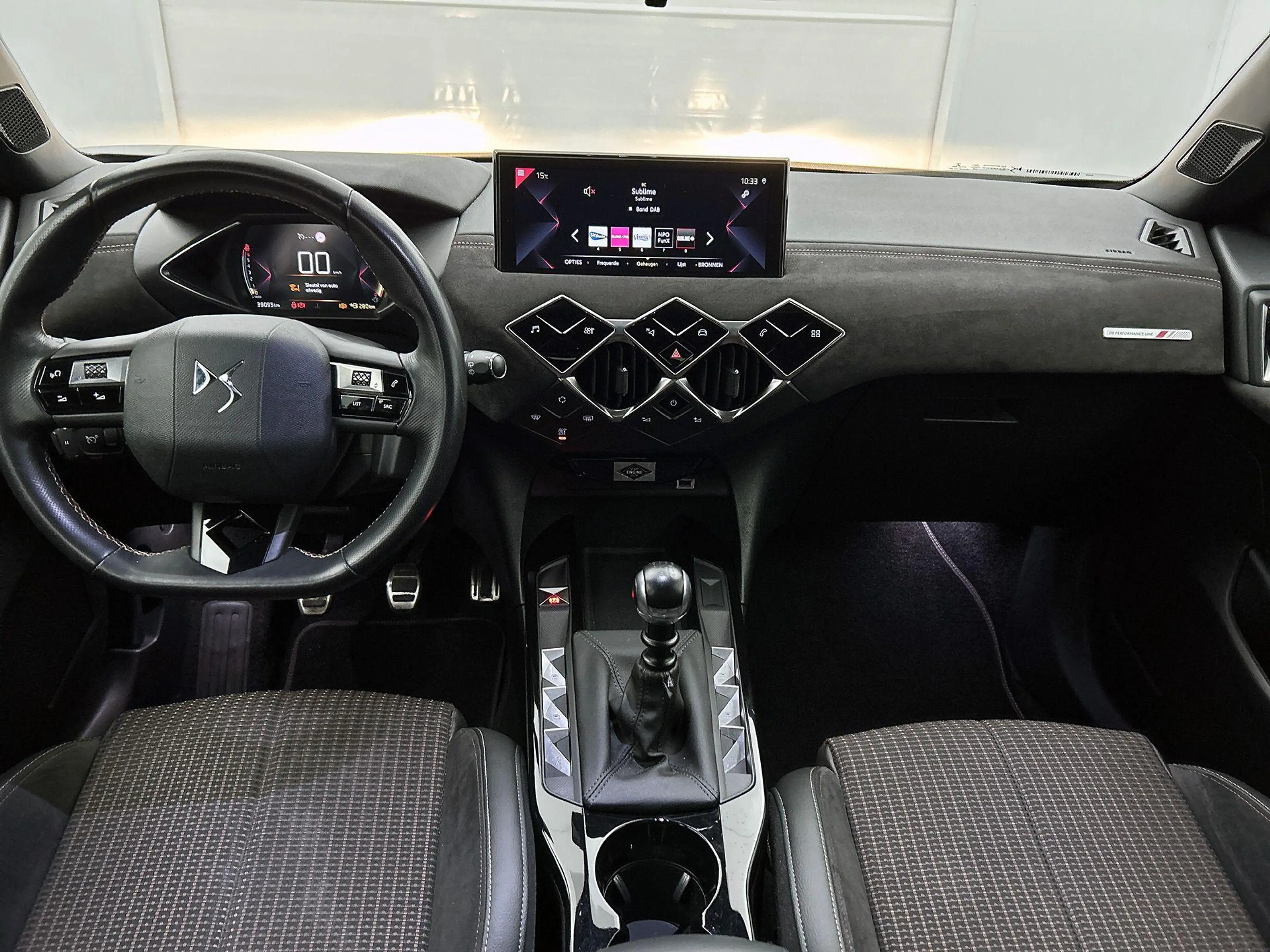 DS Automobiles DS 3 Crossback 1.2 Performance Line 100pk | Navigatie | Climate C — photo 11